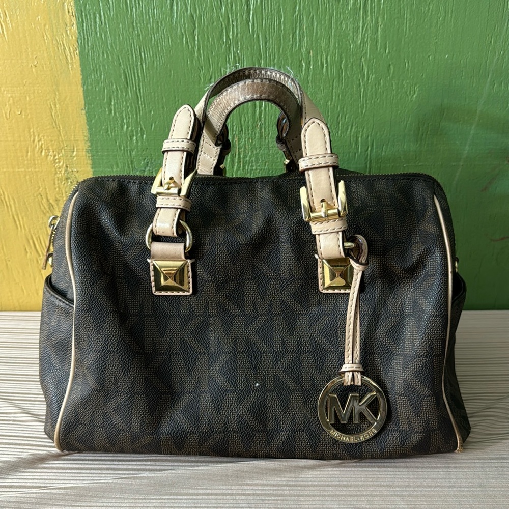 Micheal kors grason small duffel bag